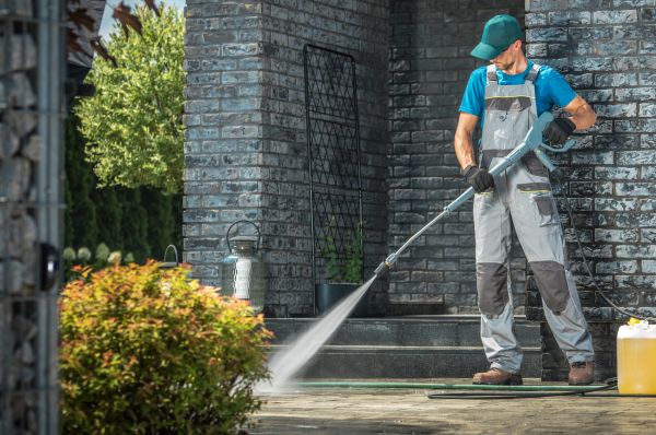 Cost of Outside House Cleaning in North Little Rock