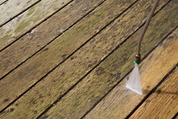 Cost of Deck Mold Removal in North Little Rock